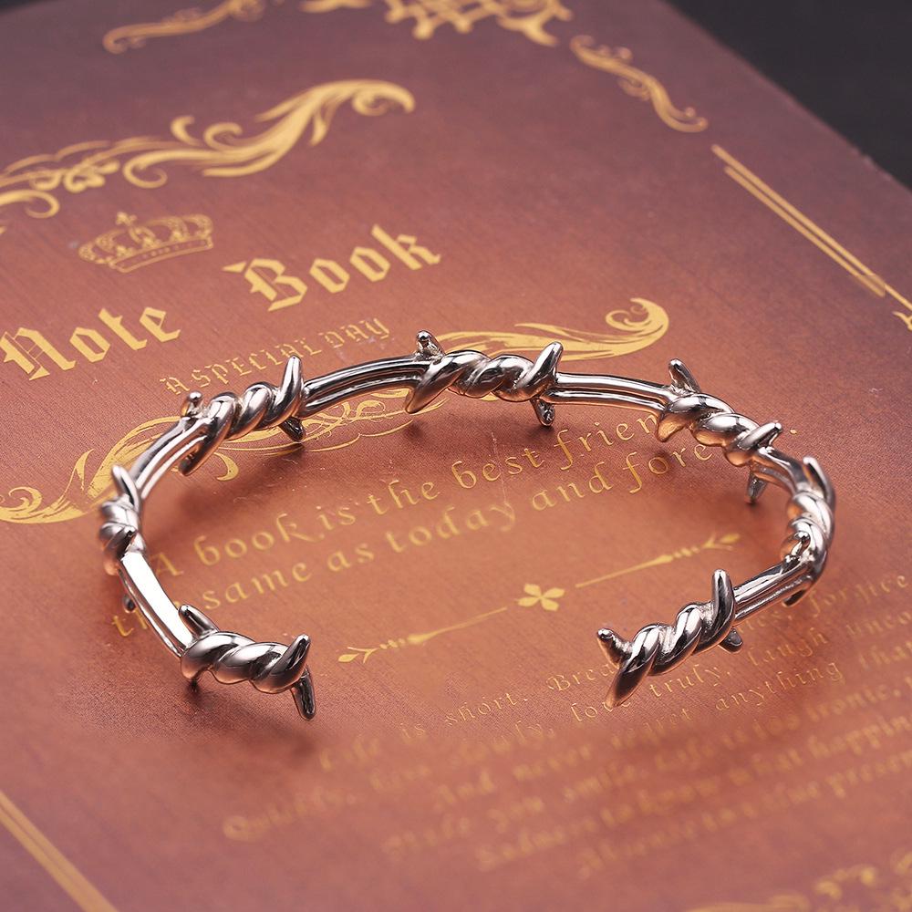 

«Модный открытый браслет из нержавеющей стали с шипами — унисекс»