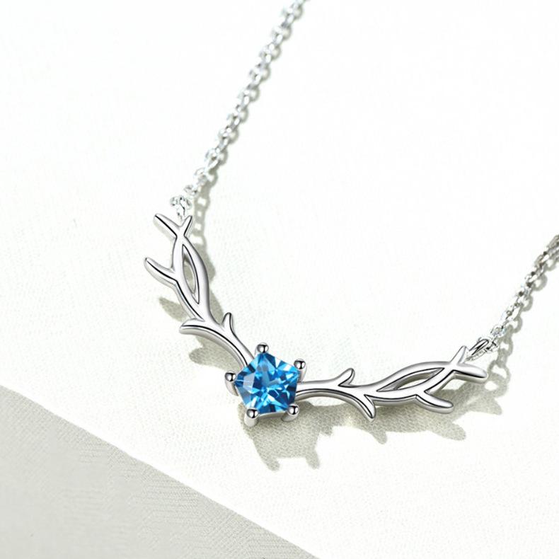 Collier Cerf Étoilé Yilu Road avec Vous pour Femme Simple Tendance Étudiant Forêt Pendentif Bois de Cerf Cinq Griffes