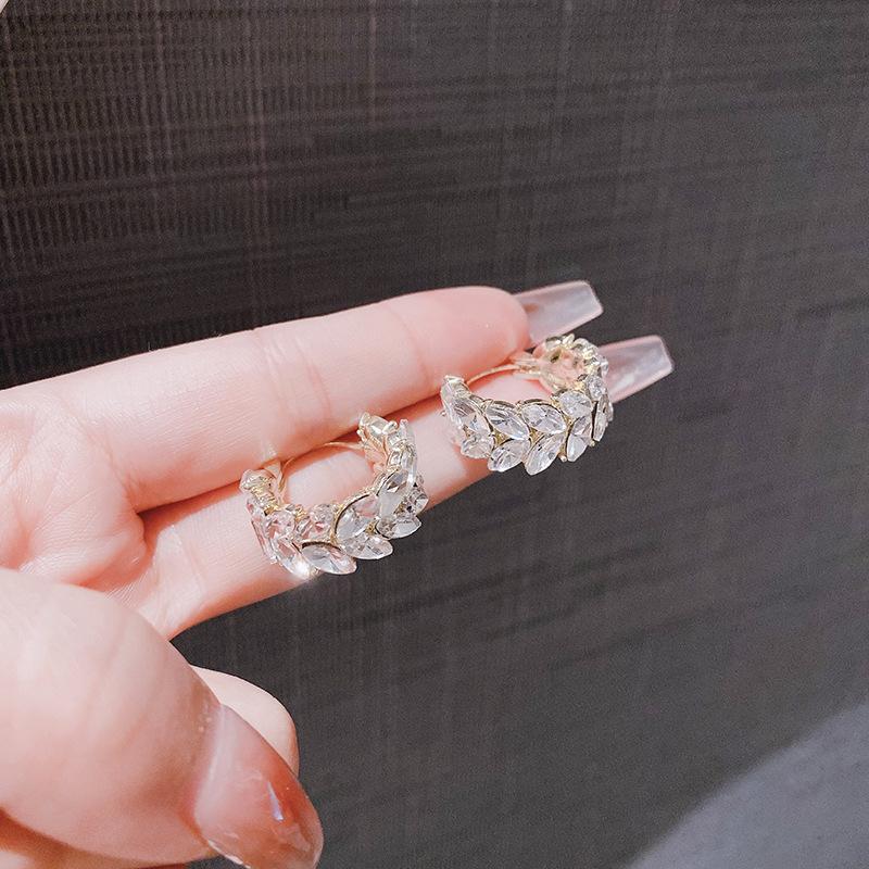 Super Flash Minimally Elegant Fashion Earrings