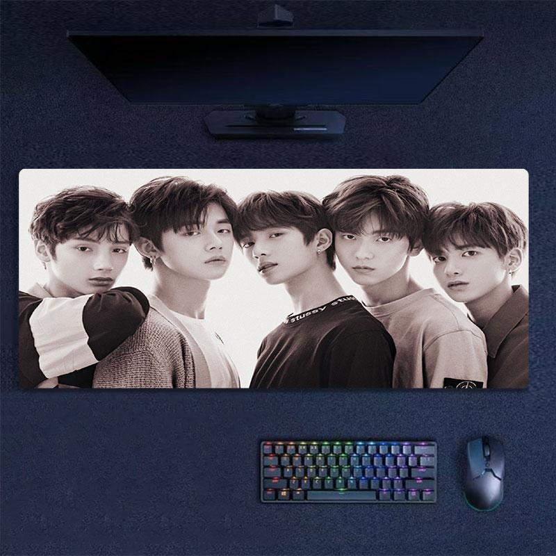 TXT Art Mouse Pad, Large Gaming Desk Mat, Non-slip XXL Mousepad for Laptop & Tablet, Mini PC Playmat with Stitched Edges