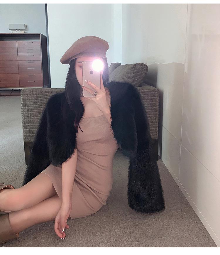 Women's Trendy Faux Fur Eco-Friendly Winter Coat - Short, Plush, and Stylish