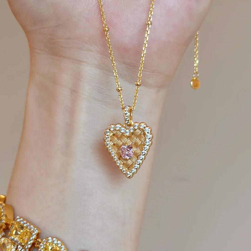 Vintage Wheat Heart Necklace Luxury New Chinese Style Pink Diamond Plated K Gold Pendant
