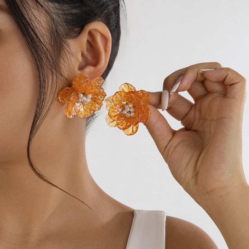Vintage Acrylic Camellia Stud Earrings for Women Elegant Colorful Crystal Flower Temperament Earrings Beach Jewelry