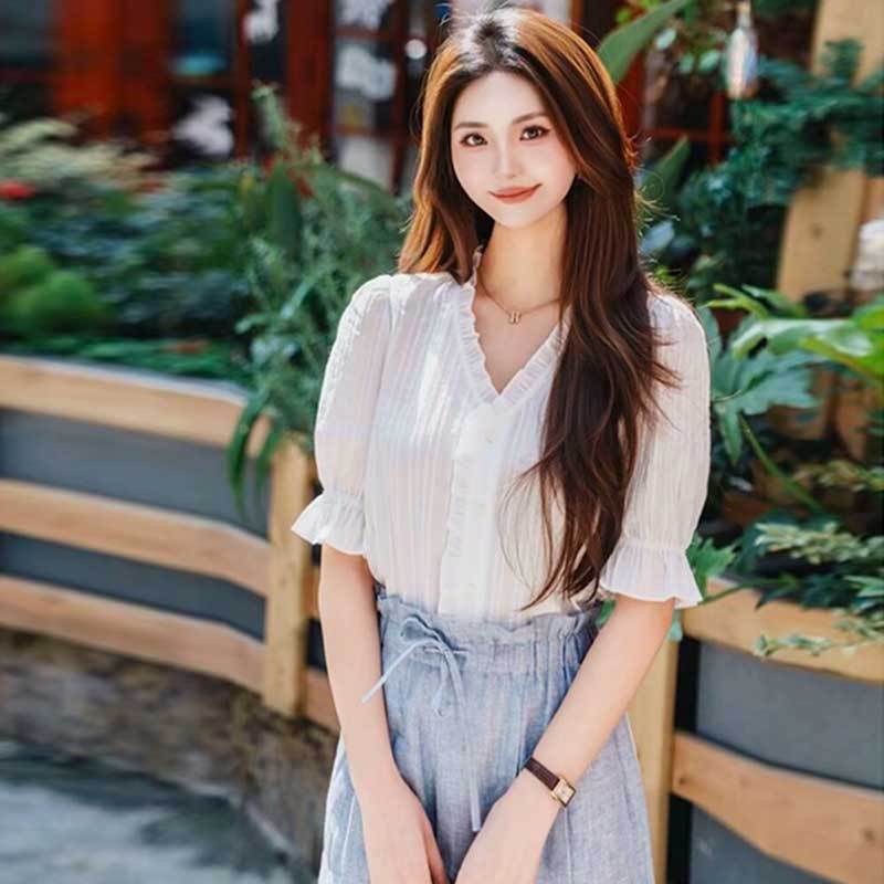 Shopping Mall Spring and Summer New Fashionable Versatile French Fungus Edge V-neck Bubble Sleeve Short-sleeved Shirt 111169