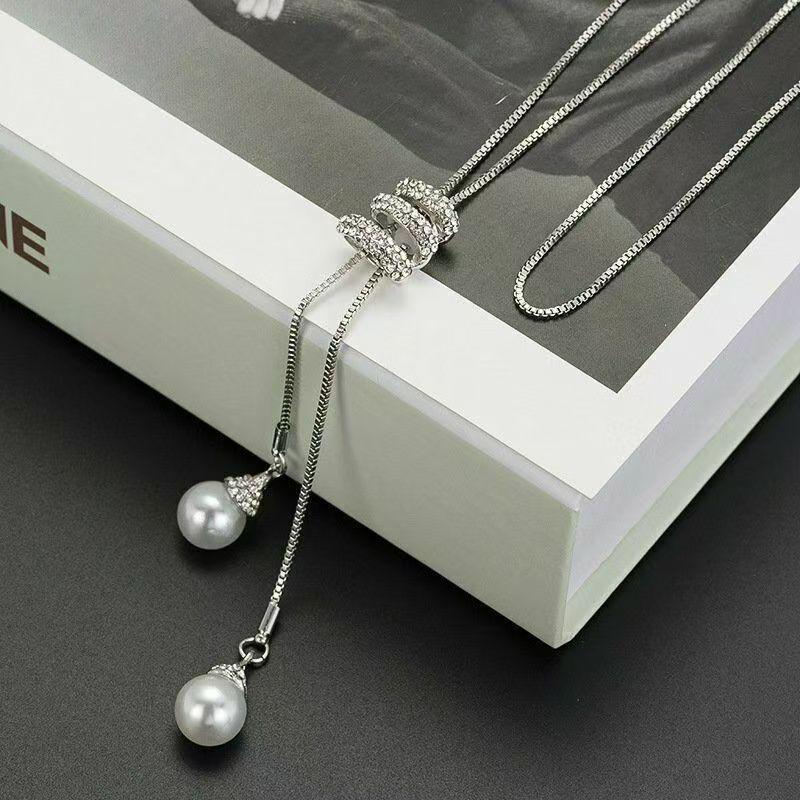Chic Pull-Out Sweater Necklace for Women: High-End, Versatile, Light Luxury with Tassel & Pearl, Perfect for Autumn/Winter.