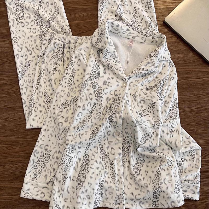 Autumn/Winter High-End Leopard Print Fleece Pajama Set - Warm, Long-Sleeved Homewear