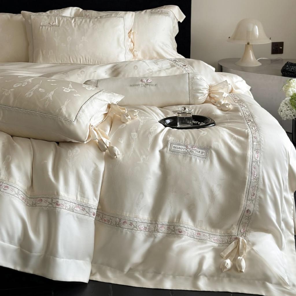 Four-piece Set of Cotton Bedding French Light Luxury Tulip Embroidery Skin-friendly and Breathable Comfortable Bedding Set Quilt Cover Pillowcase
