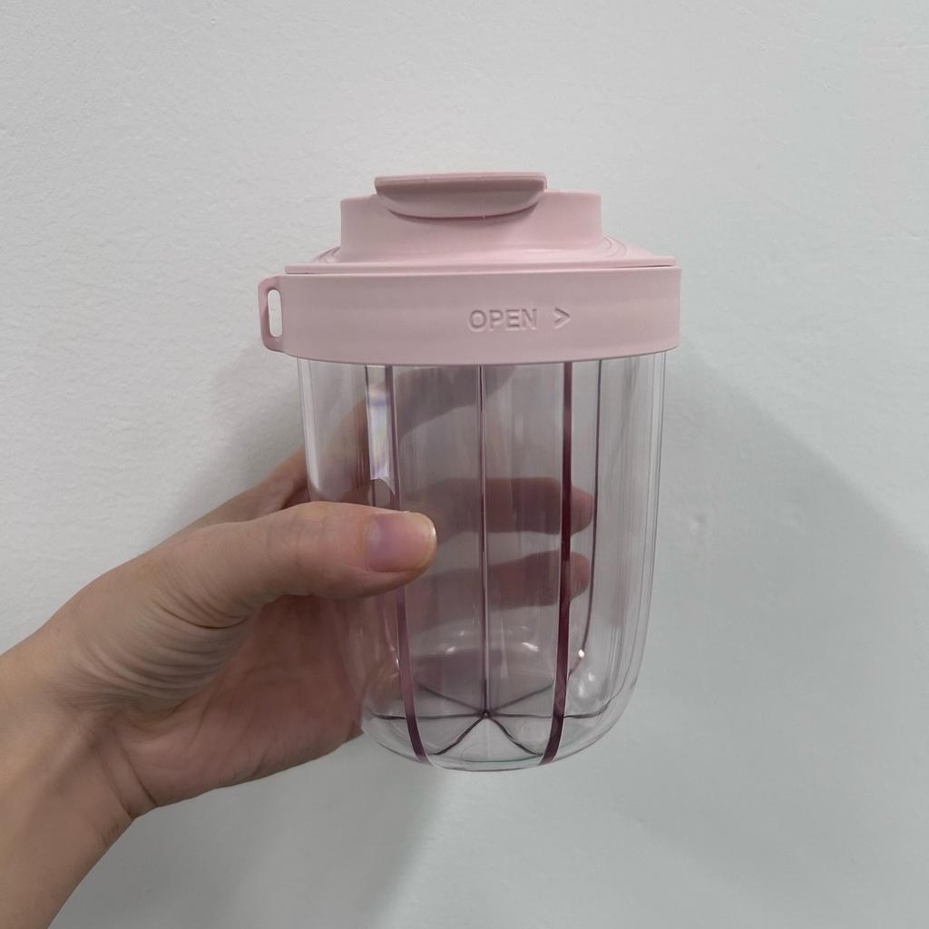 One Piece C12 Pillbox Seven Grids Bottle Organizer Portable Pill Case Storage Box Travel with Large Compartments Storage Container
