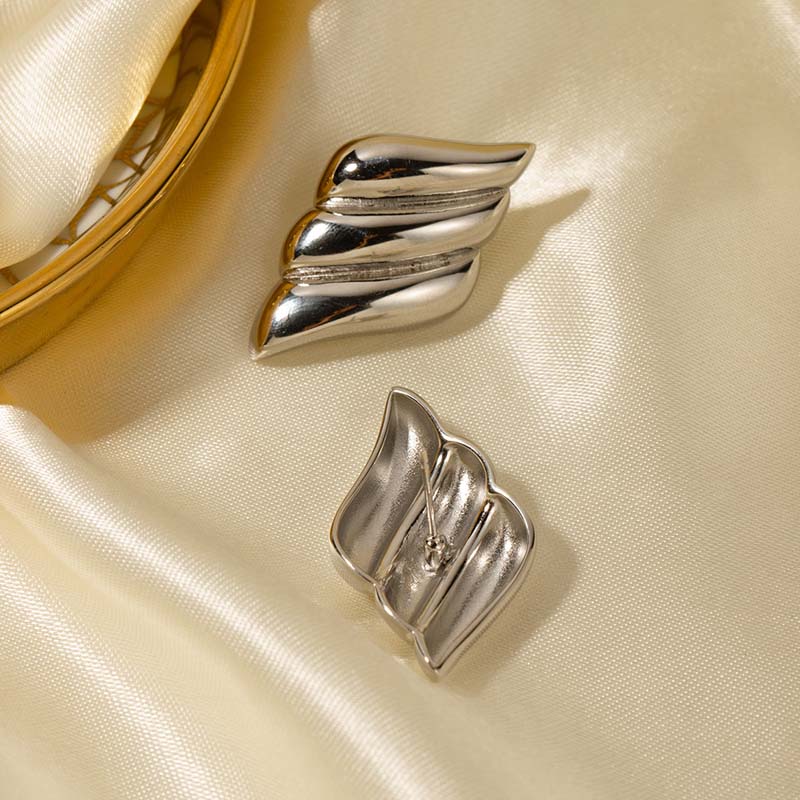 

Stainless Steel Gold Color Three Layer Wing Stud Earrings For Women Vintage Metal Textured Cube Geometric Earring Zircon медный