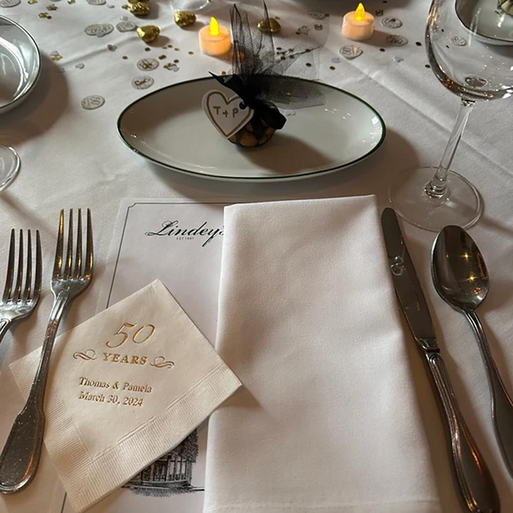 Personalizované 20 kusů 50 let Papírové ubrousky 50. narozeniny Výročí Koktejlové Obědové Ubrousky Oslava Párty Stolní Dekorace