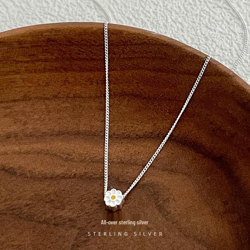 Cui Yan S925 Sterling Silver Korean Daisy Necklace, Fresh Summer Clavicle Chain for Women