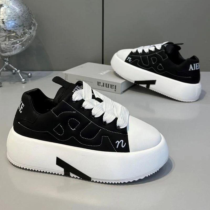 Fashion 2025 Autumn New Men's Sneakers Round Head Lace-Up Casual Shoes Solid Color Fashion Platform Trend Board Shoes zapatillas hombre