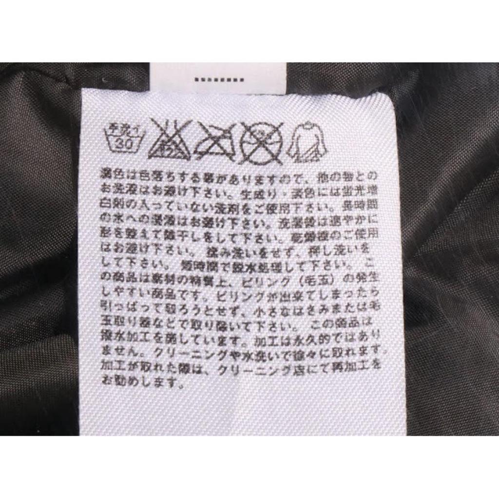 Used Excellent Condition UNIQLO Outerwear, Padded with Ribbed Trim, Zip Closure, Simple Design, Blouson.