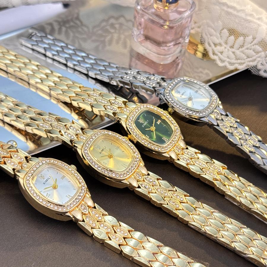 Fashionable Minimalist Diamond-Encrusted Snake-Scale Bracelet Watch for WomenElegant Luxury Wine-Barrel Shaped Quartz Wristwatch