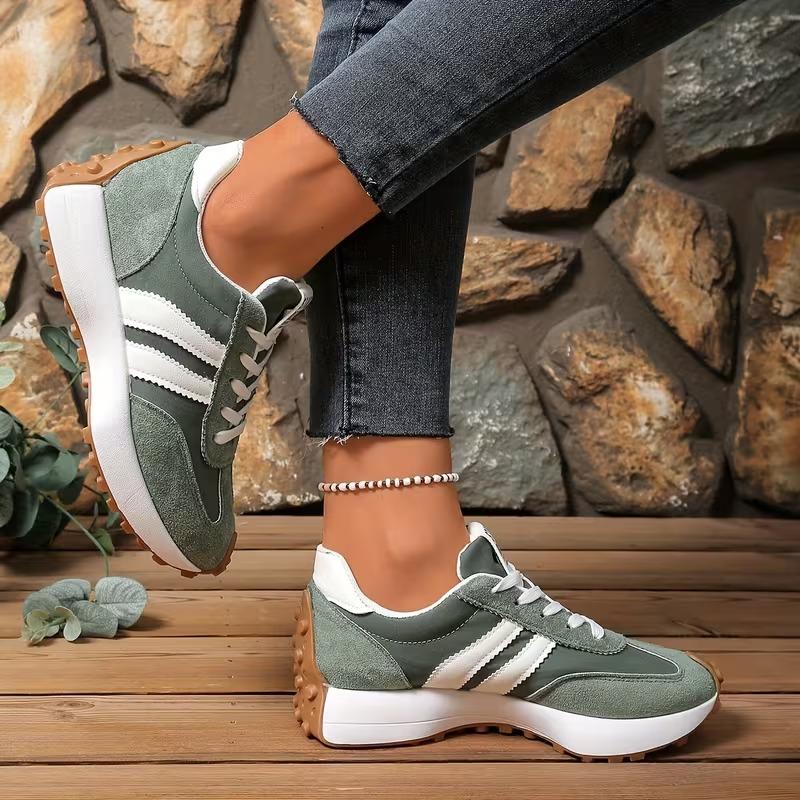 2026 Women Sneakers Spring New Luxury Flat Comfortable Slip On Soft Trend Sneakers Women Lightweight Outdoor Shoes for Women