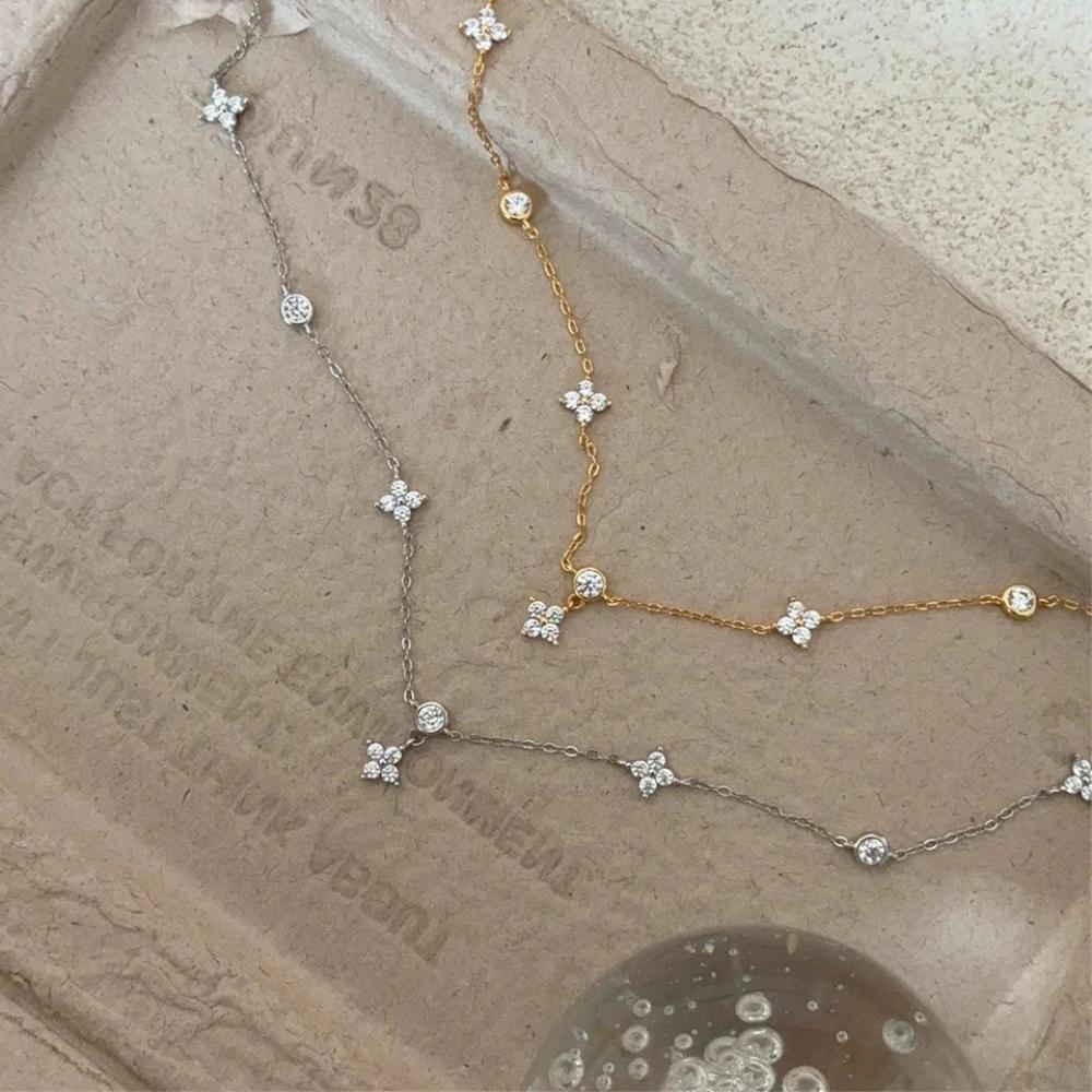Inlaid Zircon Four-leaf Flower Chain Necklace Women Niche Light Luxury Stainless Steel Tassel Clavicle Choker Fashion Jewelry