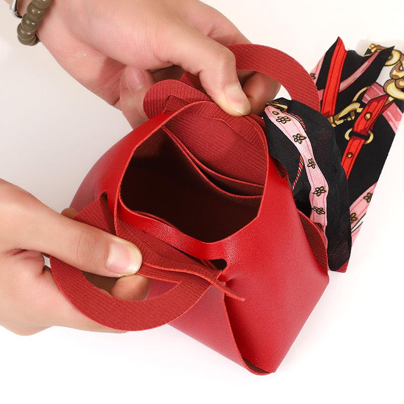 Europäische Handtasche aus PU-Leder im leichten Luxus-Stil & Süßigkeiten-Geschenkbox