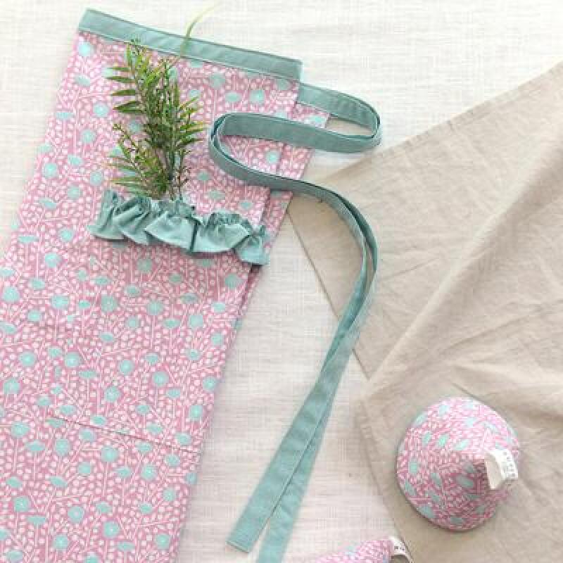 Jubilee Midjeförkläde + Kökshandskar Set