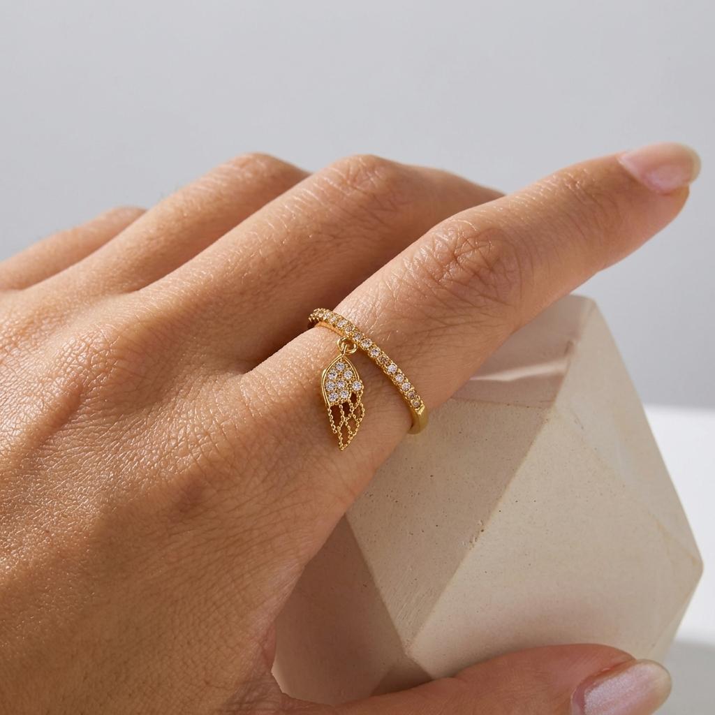 2026 Design Sense Wings Feather Pendant Ring for Women Dainty Sparkling Zirconia Finger Ring Minimalist Daily Accessories