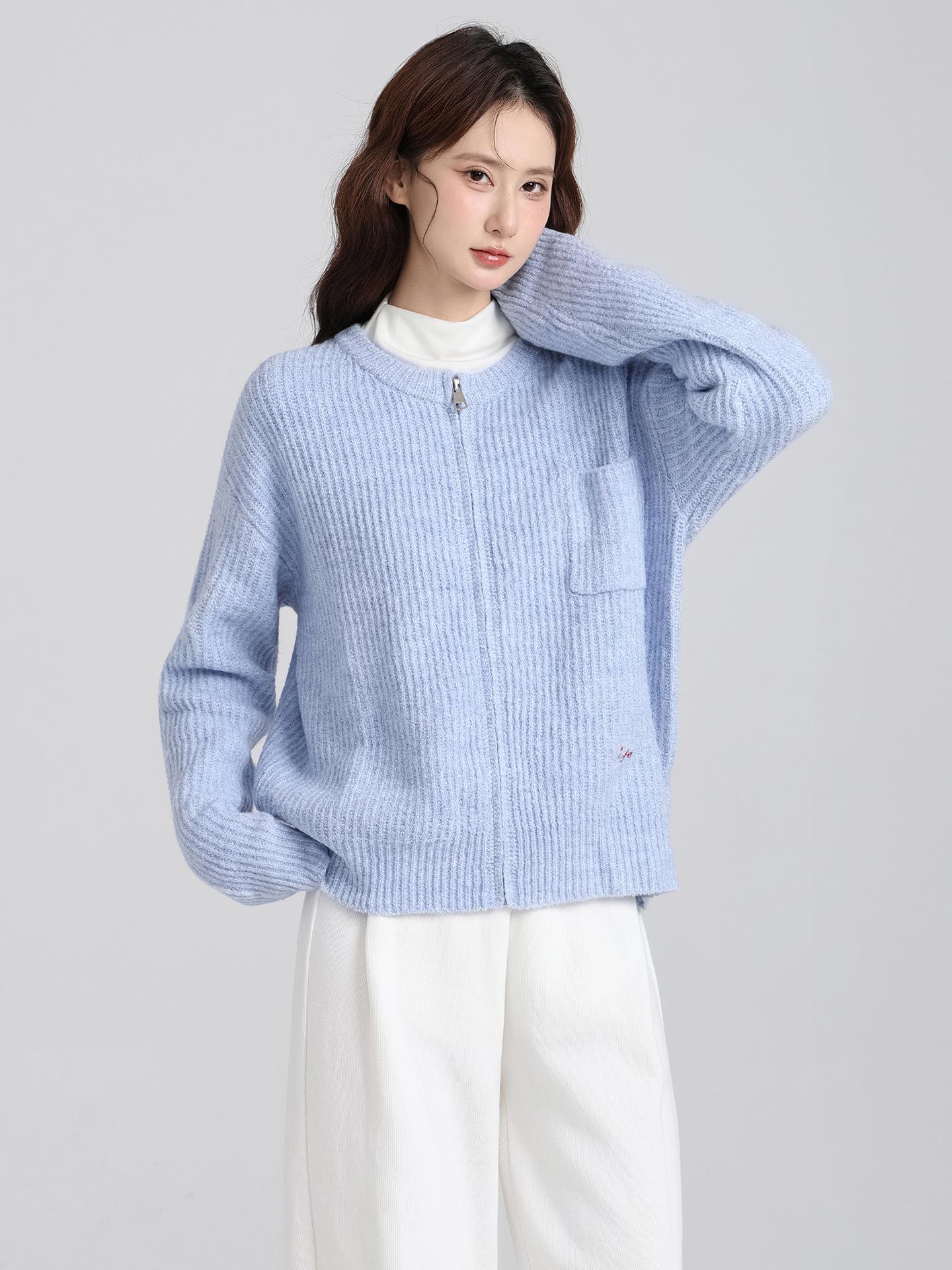 

Light blue round neck pocket zipper sweater jacket women s autumn and winter loose and thin lazy long-sleeved top one size fits all светло-синий