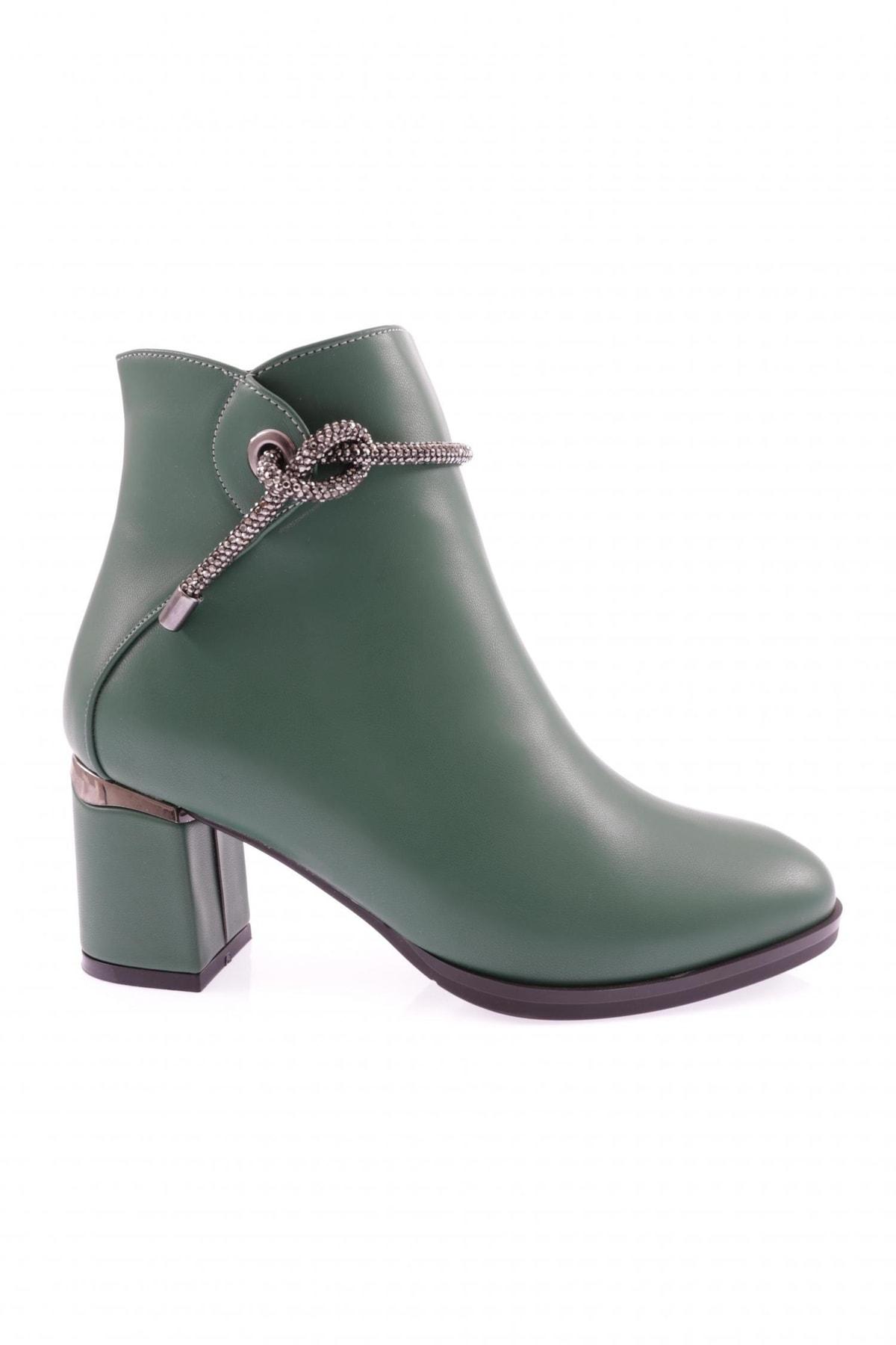 

Женские модные ботинки на каблуке с каменной застежкой и боковой молнией 36