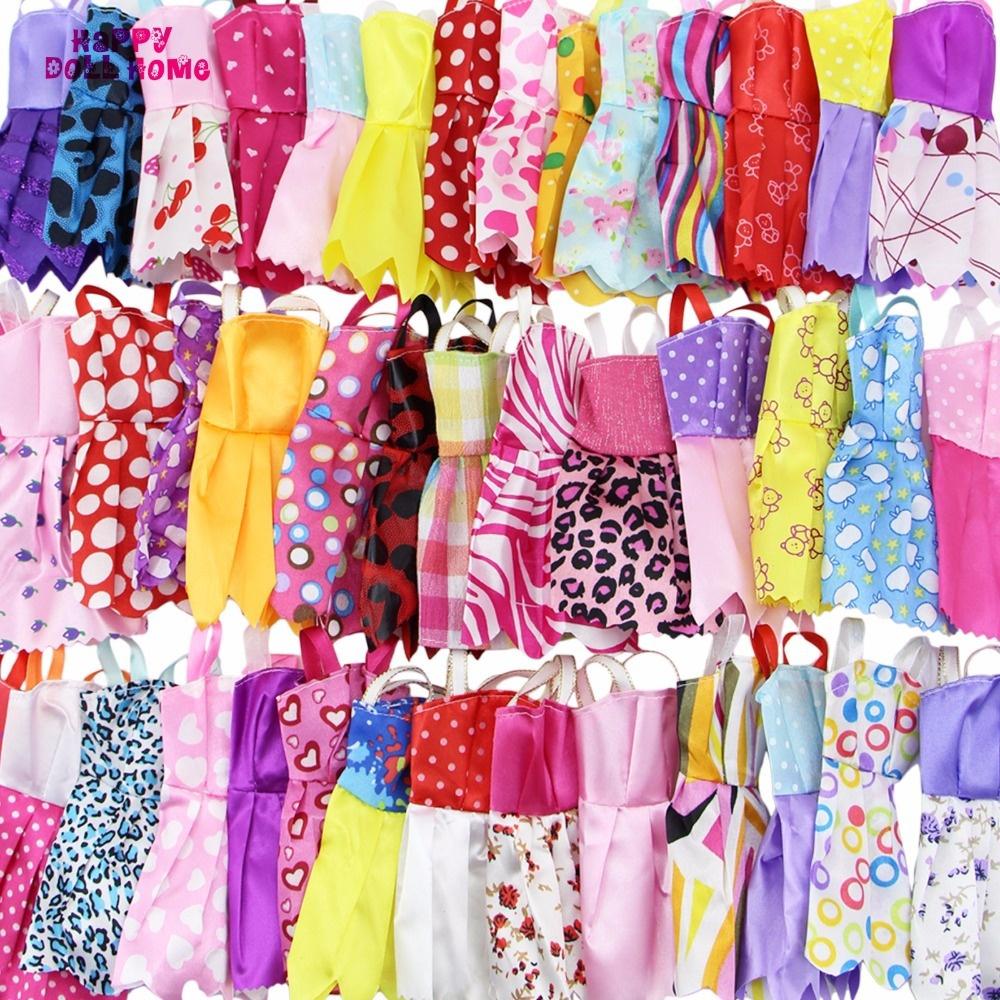 20 pièces = 10 x mini robe faite à la main, vêtements de poupée, jupe courte + 10 x chaussures à talons hauts, maison de poupée