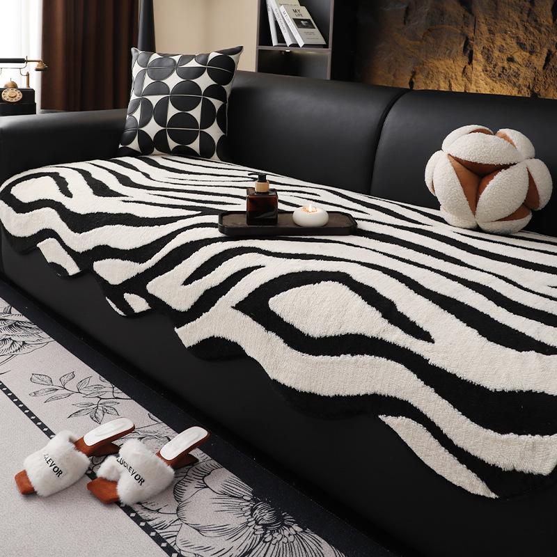 

Irregular-Shaped Cotton Fleece Sofa Cushion Winter Plush Seat Cushions Leopard Print Comfor Soft Sofa Cover Single Chip Type 90x70cm чорний білий колір
