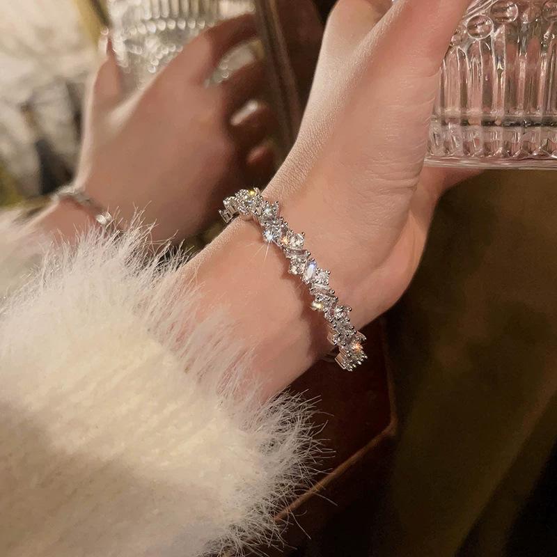 Light Luxury Irregular Starry Sky Bracelet