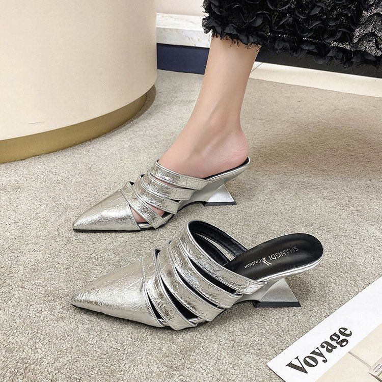 Fashion retro versatile thick middle heel fashion bag head half slippers women's autumn wear pointed soft bottom one pedal sandals