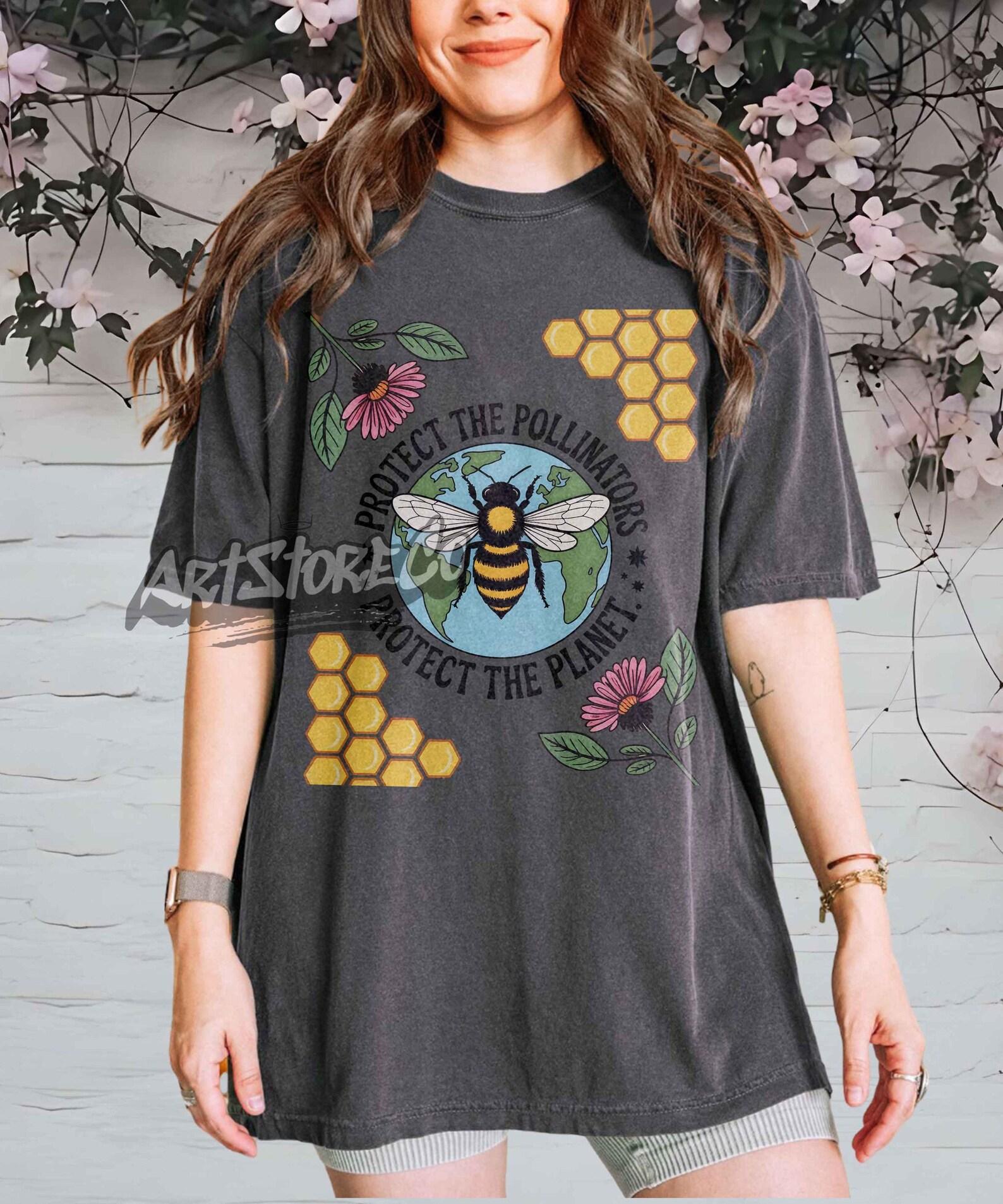 Protect Pollinators Planet Earth Bee T-Shirt, Retro Vintage Graphic Apparel M