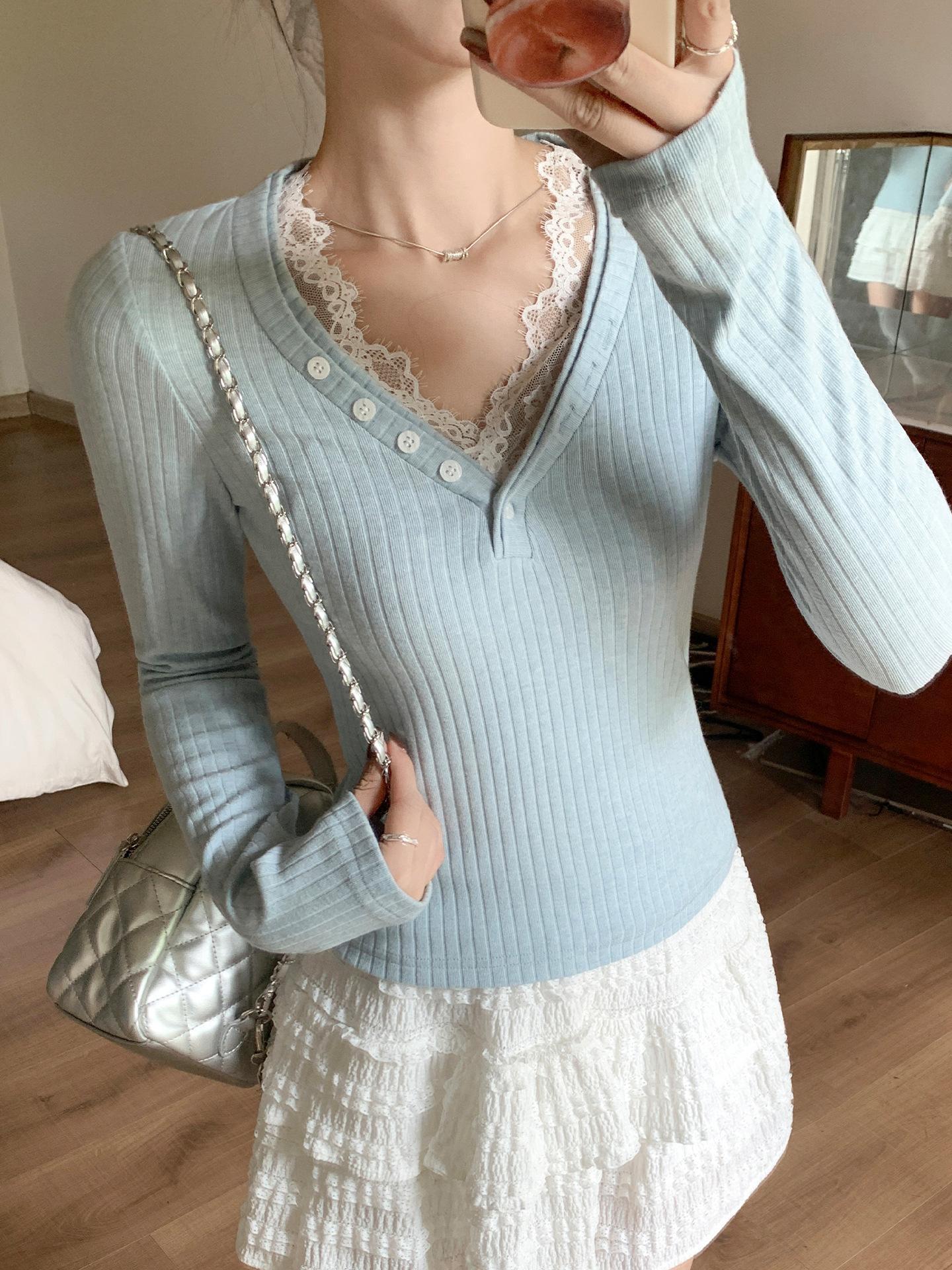 

Pure lace splicing fake two-piece knitted long-sleeved T-shirt women s early autumn new button slim-fitting top S синий
