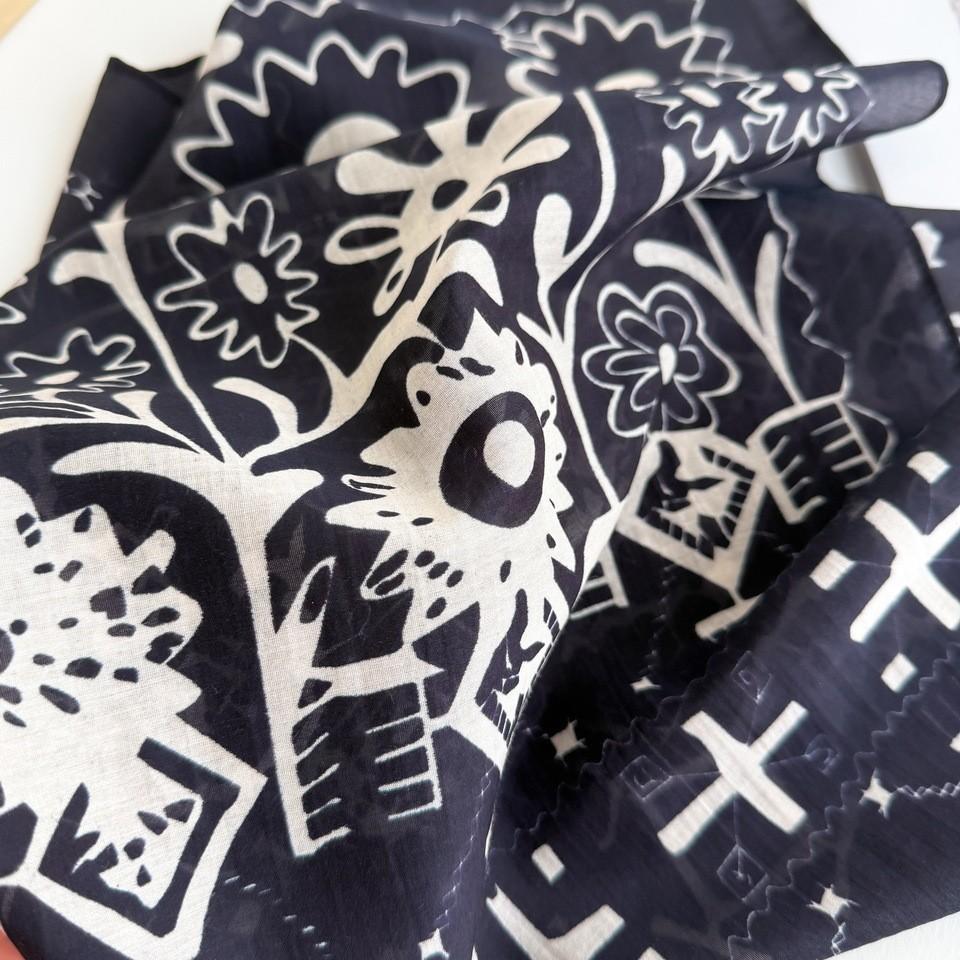 New mulberry silk silk scarf Korean version of Japanese Tu Ya printing small square scarf scarf decorative versatile sunshade headscarf