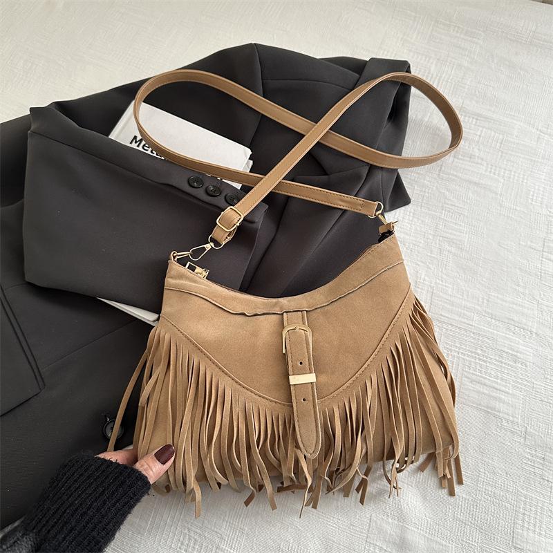 

Сумка в стиле ретро с бахромой, женская, модель осени 2025 года, кожаная пряжка, матовая сумка через плечо, сумка-мессенджер хаки