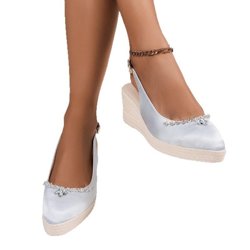 Women’s Wide-Fit Pointed-Toe Wedge Mary Jane Shoes with Adjustable Buckle Strap for Everyday Wear