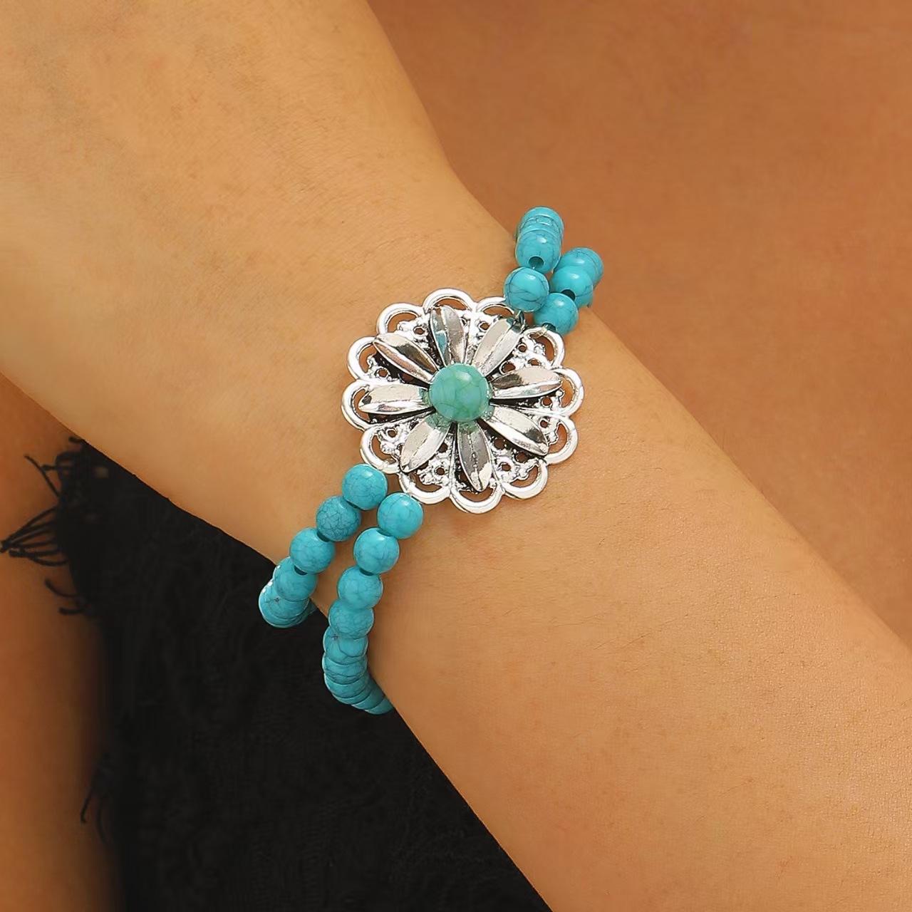Retro Western Cowboy Style Bull Head Flower Pendant Turquoise Beads Chain Personalized Bracelet for Woman Men Carnival Jewelry
