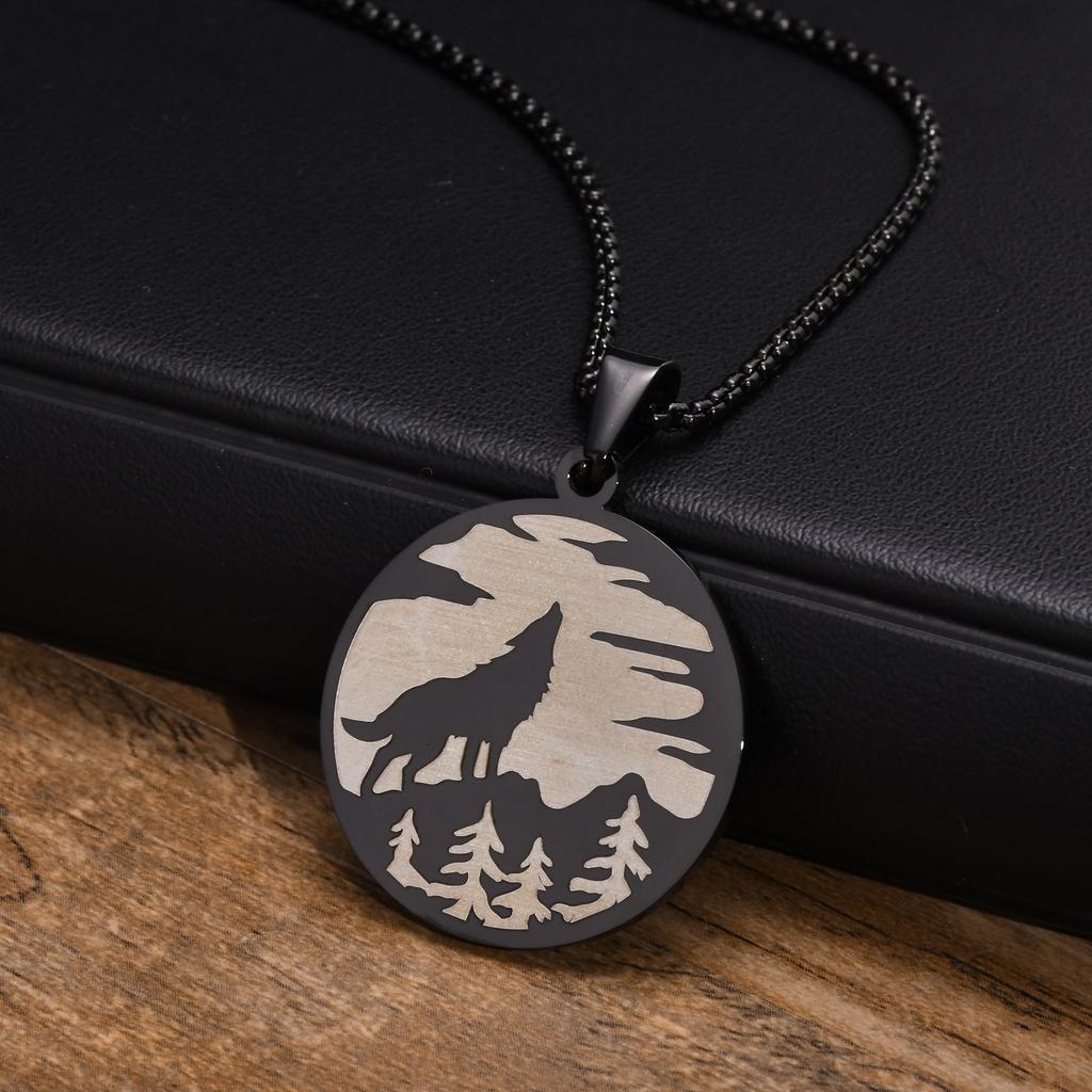 New Viking Wild Wolf Forest Circle Pendant Hip Hop Titanium Steel Necklace for Men