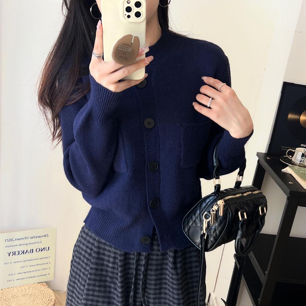 2025 Autumn/Winter Women's Petite Slim Knit Cardigan: Simple, Stylish & Casual with Pockets