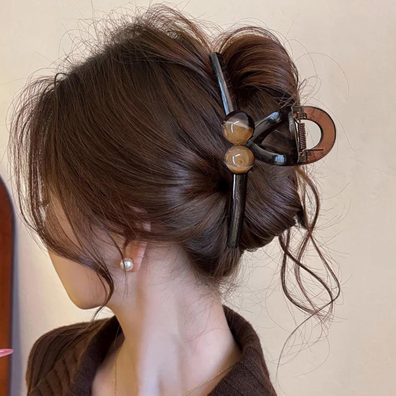 Elegant Large Hair Claw Clip for Thick Hair - High-End Korean Updo Shark Clip