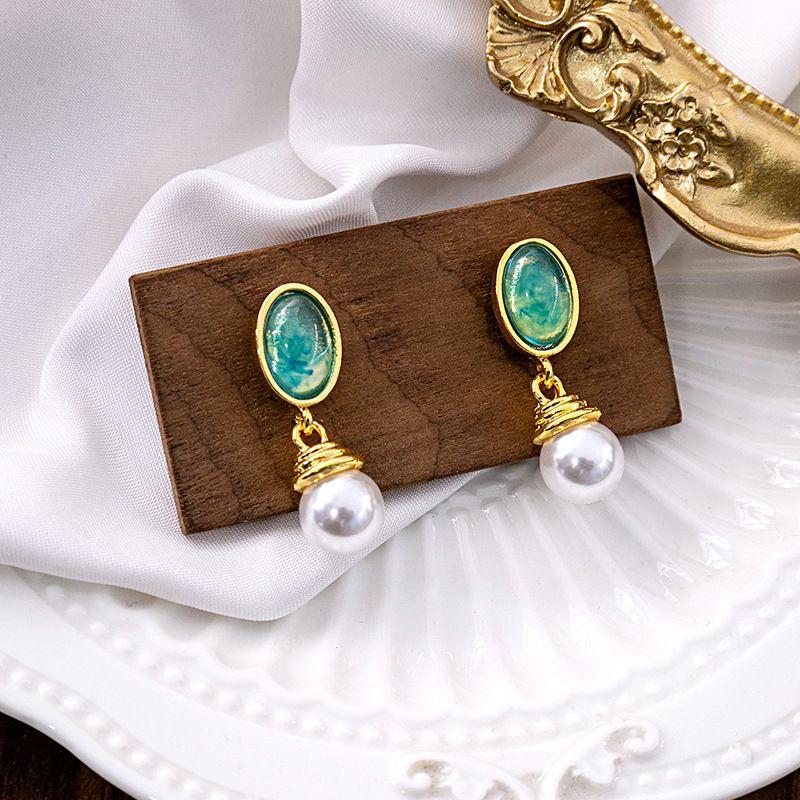 S925 Sterling Silver French Retro Pearl Stud Earrings - Vintage Style, Light Luxury, Versatile Oval Earrings for Women