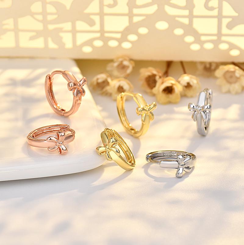 Exquisite Bow Mini Ear Cuffs: Cute, Niche Design Earrings for Sleep-Friendly, Versatile Wear on Ear Cartilage.