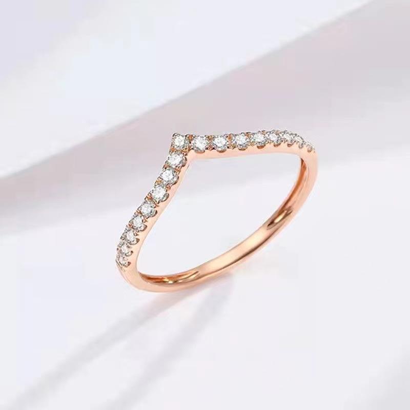 GD Ladies Fashion V-shaped Finger Jewelry 18K Gold Plated Stainless Steel Cubic Zirconia Pave V Shape Zircon Thin Ring for Women