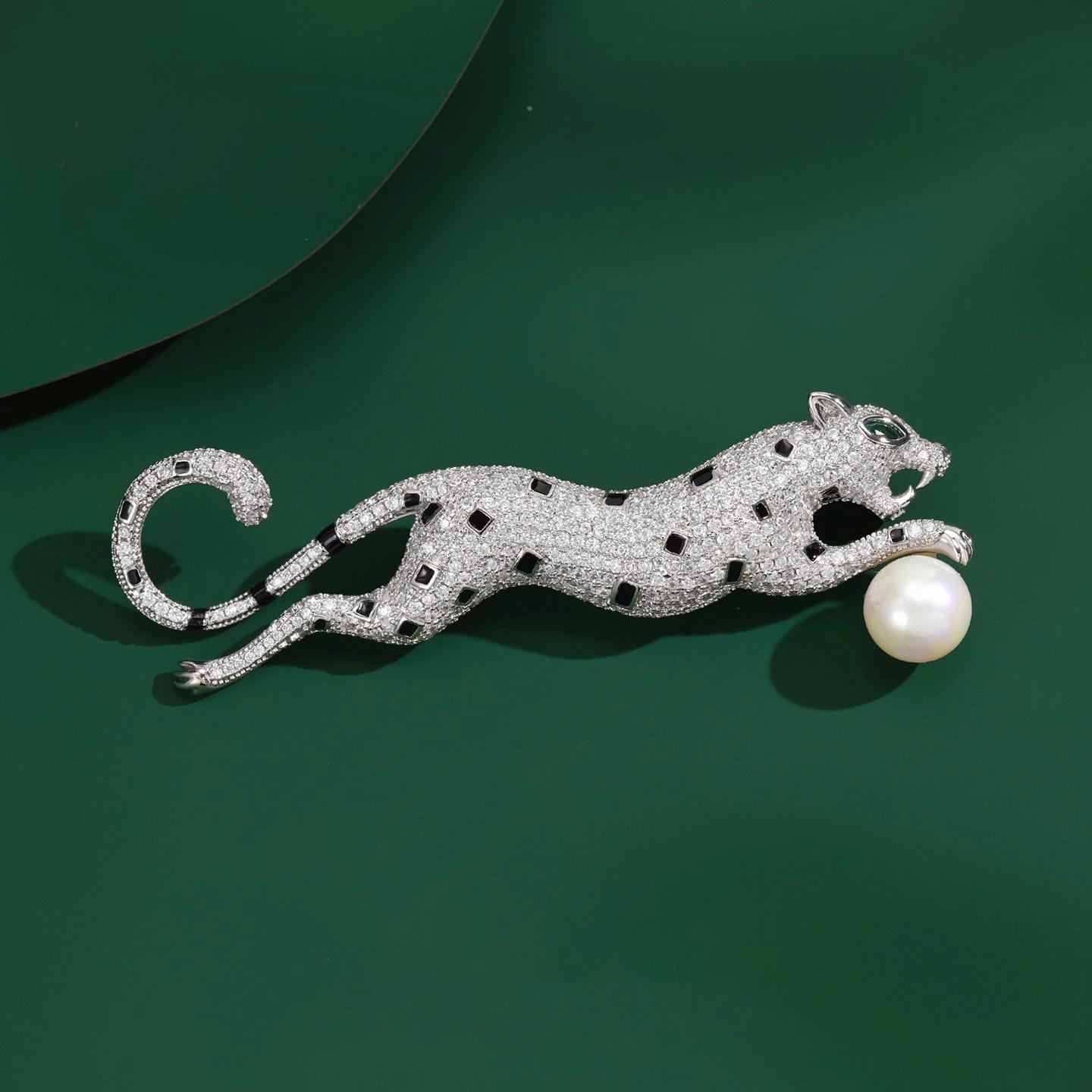

Leopard Brooch for Both Men and Women, Heavy and Grand, Diamond-encrusted Brooch, High-end and Luxurious Animal Brooch серебряный