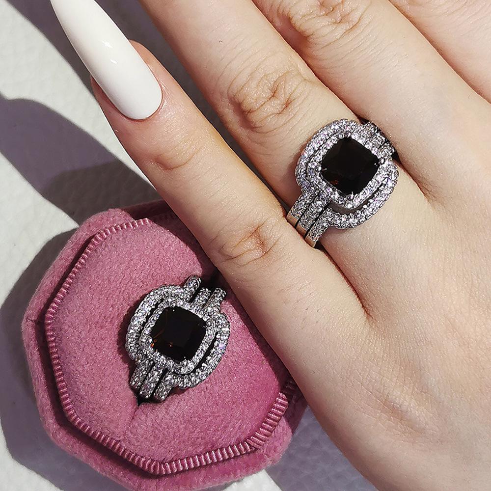 

Роскошный набор африканских свадебных колец «три в одном»: Штабелируемое простое кольцо для женщин из меди. Size 6 коричневый