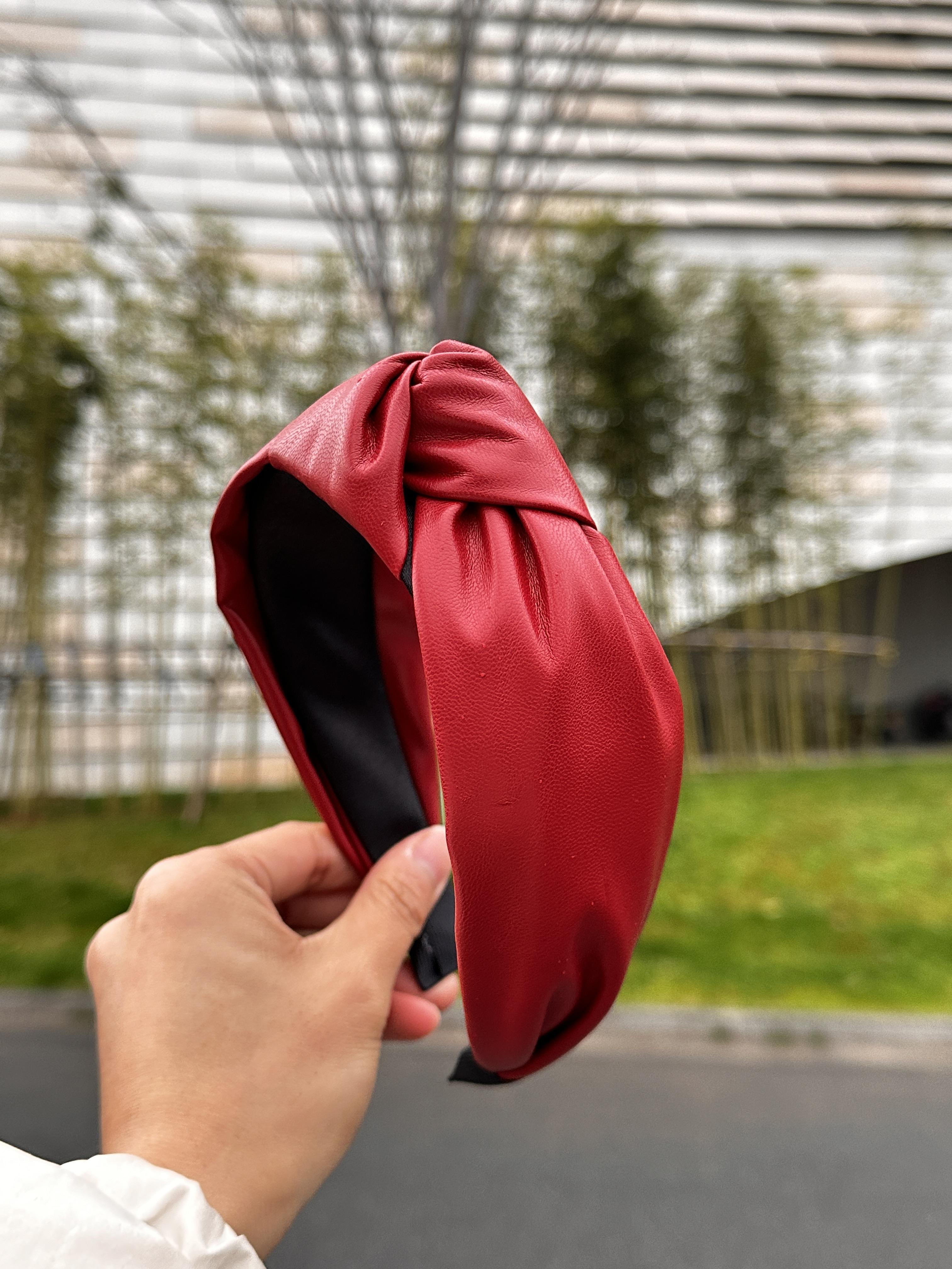 

Ретро Повязка на голову с узлом из искусственной кожи для женщин, Модная широкополая простая однотонная повязка на голову, Ежедневные аксессуары для умывания лица и волос красный