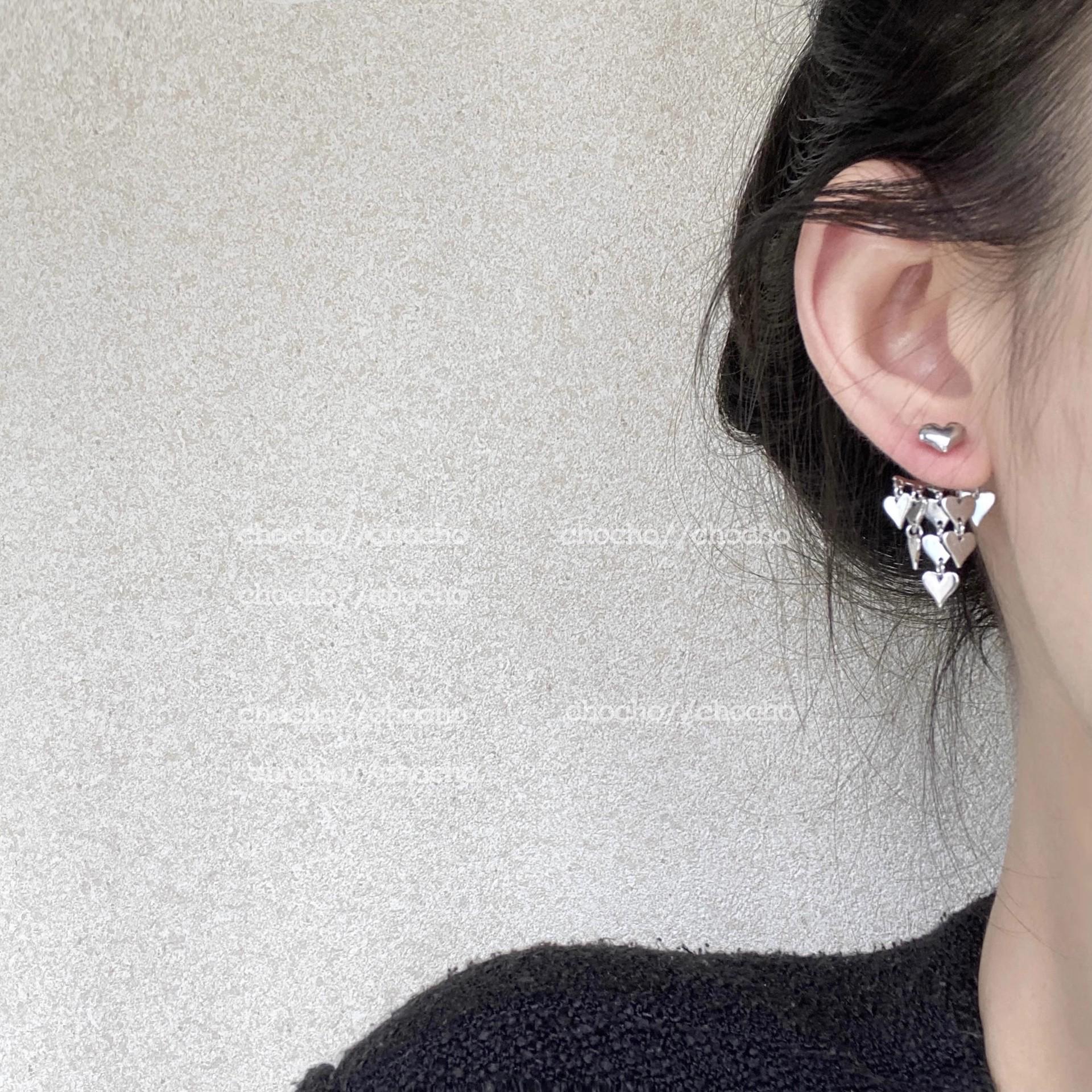 

Золоті сережки-китиці у формі серця - Осінньо-зимовий сезон 2025, розкішний стиль хай-енд для жінок