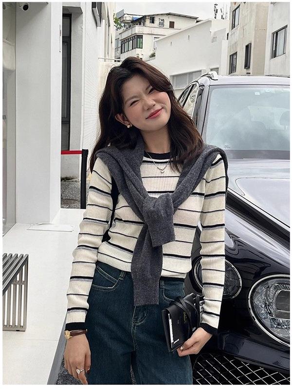 2025 Autumn/Winter Retro Striped Color Block Slimming Korean Knitted Sweater