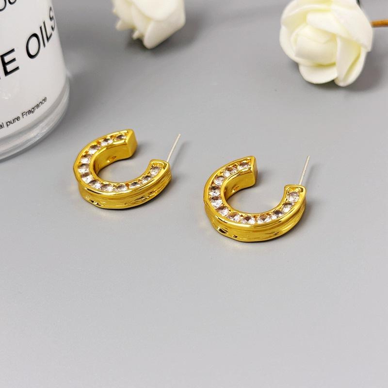 

Fashion Versatile C-Shaped Zircon Earrings Personalized Hip Hop Stud Earrings Women S Earrings золотой