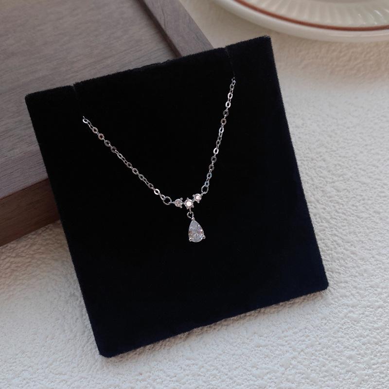 S999 Sterling Silver Zircon Water Drop Necklace – Elegant Light Luxury Clavicle Chain for Women