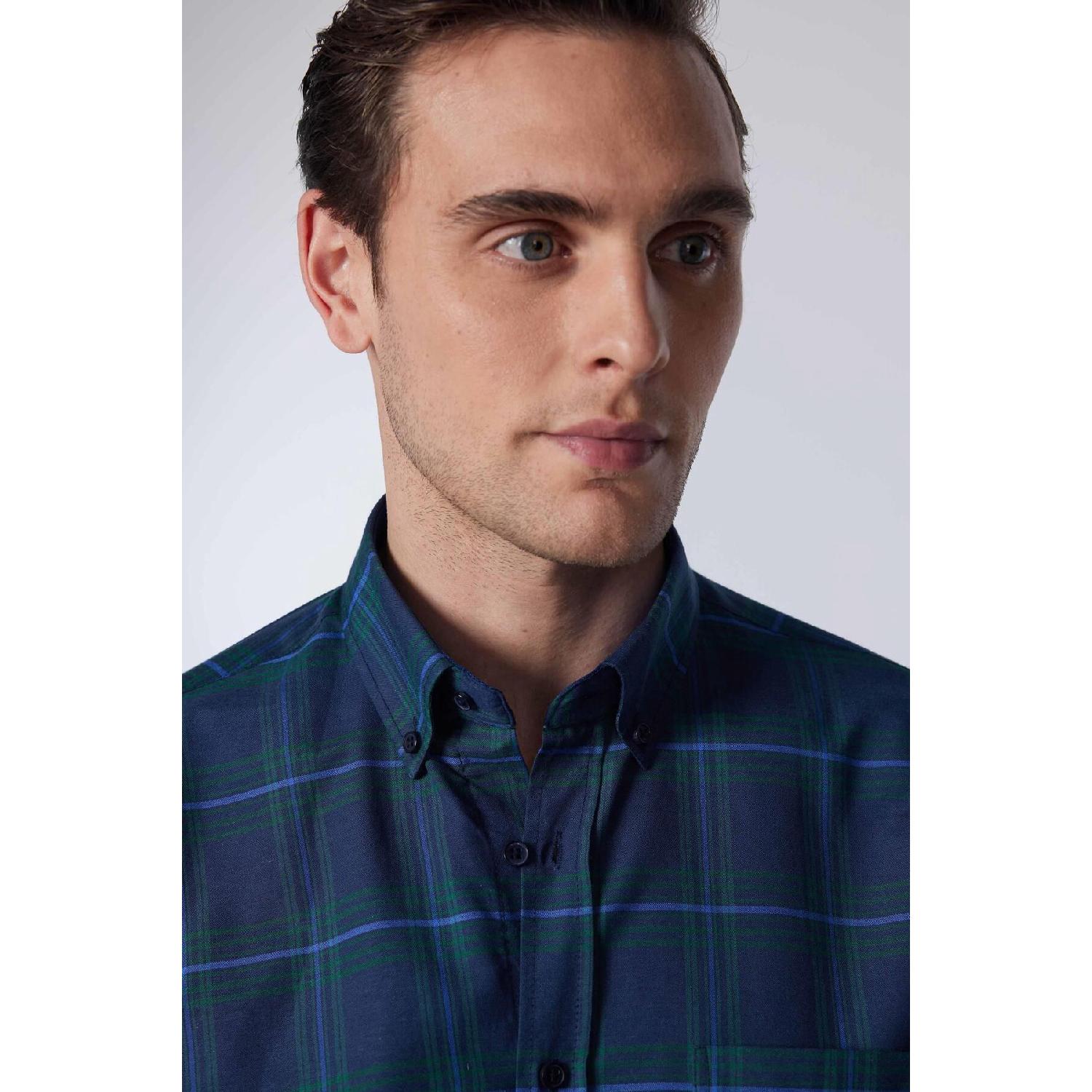 

Мужская рубашка обычного кроя из хлопка с небольшим клетчатым воротником на пуговицах M