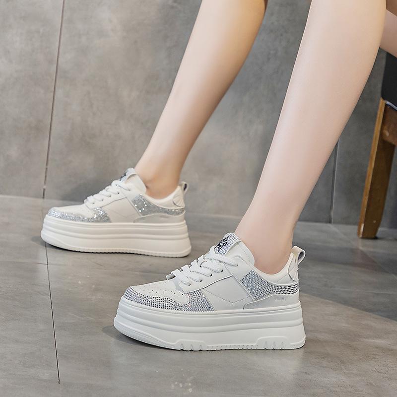 

Small size 32 niche rhinestone platform little white shoes women s 2025 autumn new casual little white shoes muffin board shoes 32